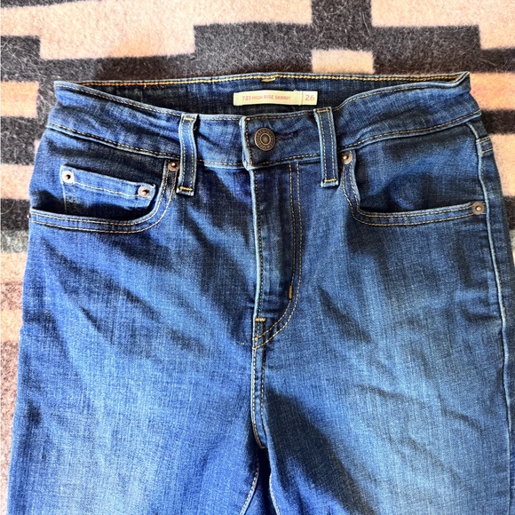 Levi's High Rise Skinny - Picture 3 of 3